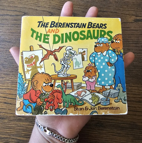1984 The Berenstain Bears and The Dinosaurs Book By Stan & Jan Berenstain - Picture 4 of 4